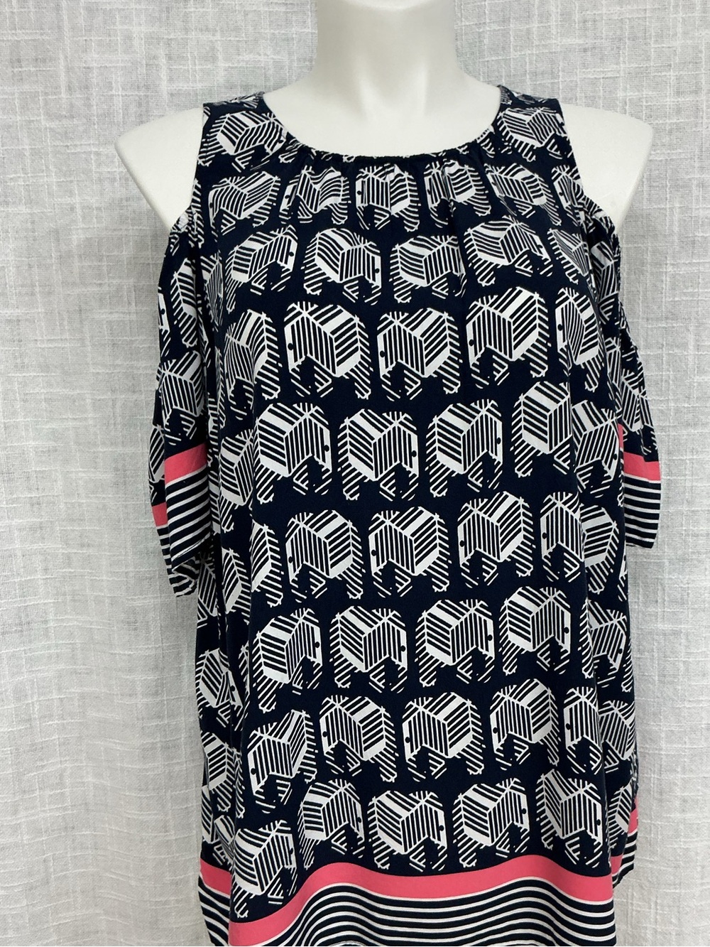crown & ivy Navy, White and Pink Cold-Shoulder Geometric Tunic